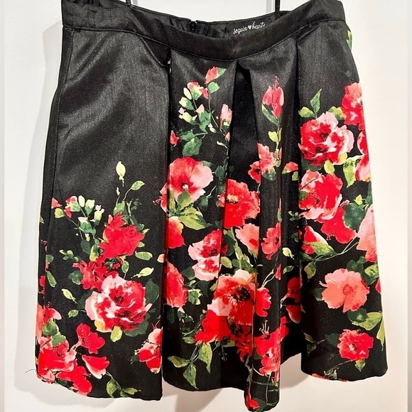 Sequin Hearts Floral Layered Skirt Black.  Size 7 NWT - Picture 3 of 4